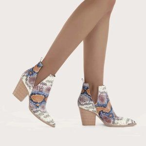 V-Cut Snake Pattern Boots